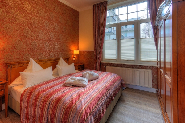 KurparkHotel (Rostock)